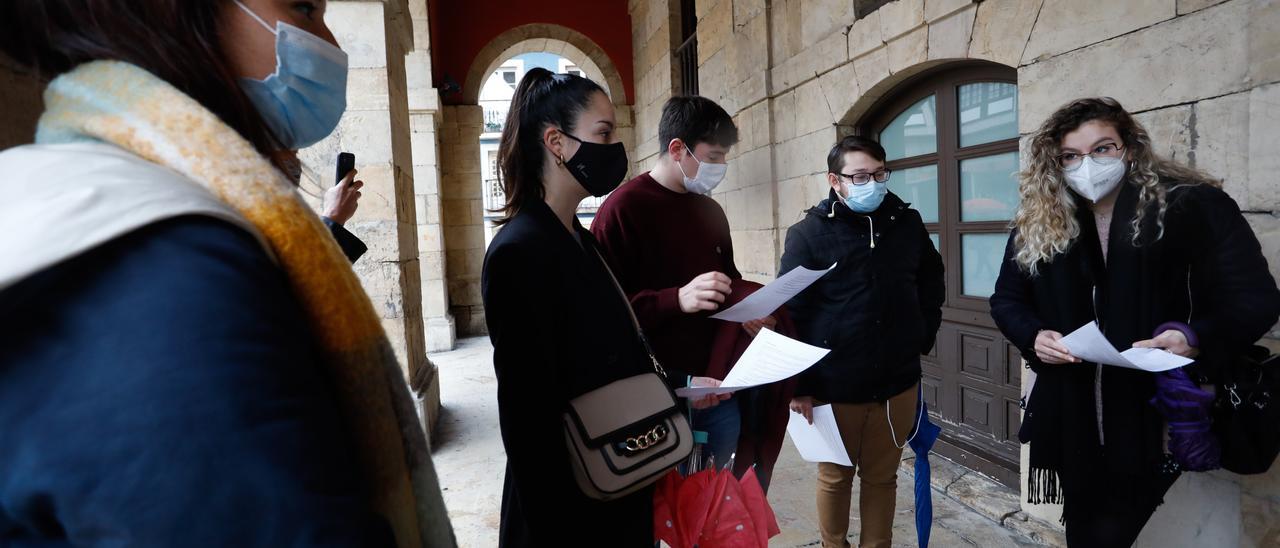 Un grupo de miembros del grupo &quot;Participa joven&quot; que realizó una encuesta a primeros de año sobre el estado emocional de los jóvenes por la pandemia.