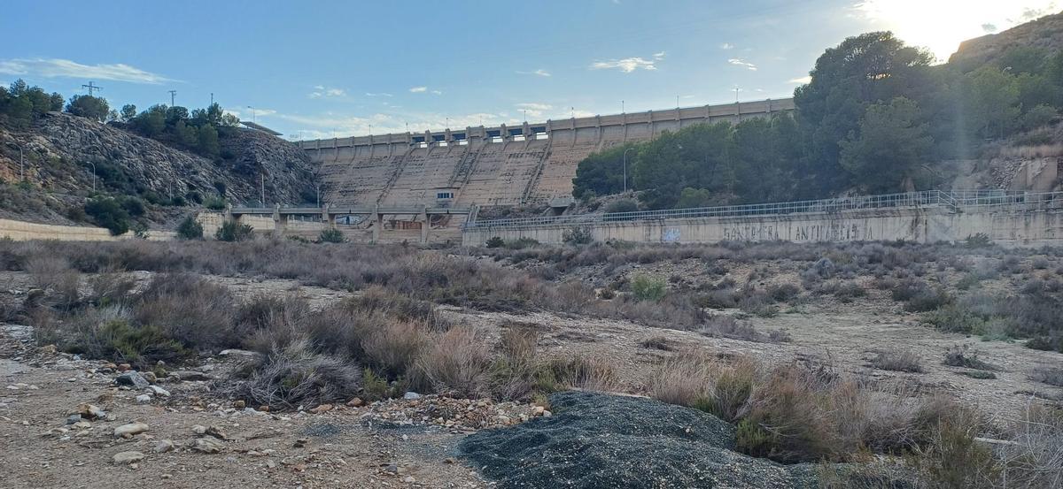 Imagen del embals de Santomera a pie de presa