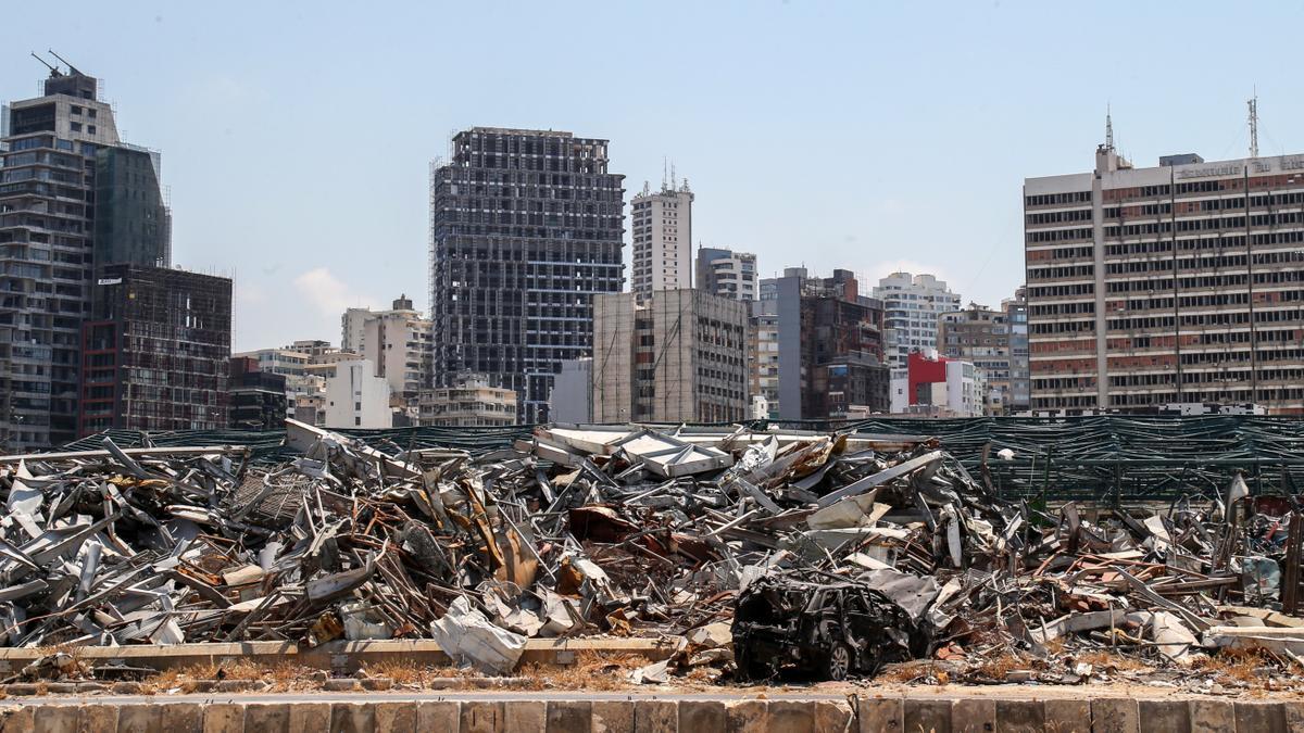 El puerto de Beirut un año después de la explosión.