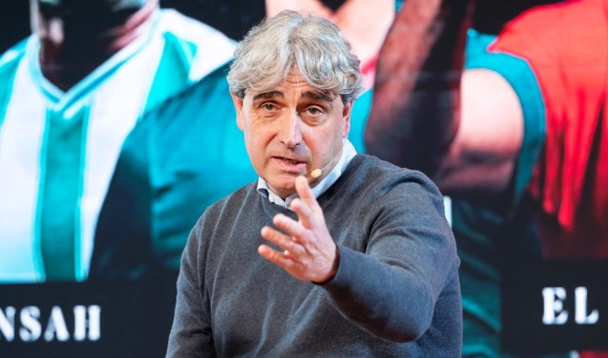 Txema Indias responde una pregunta durante una comparecencia de prensa.