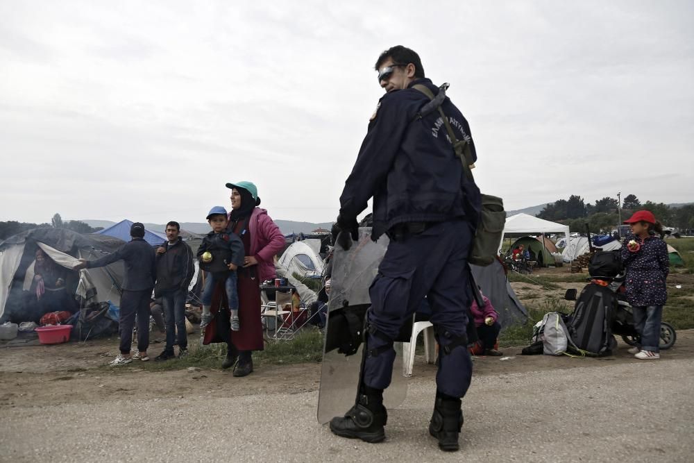 Desallotjament del camp de refugiats d''Idomeni