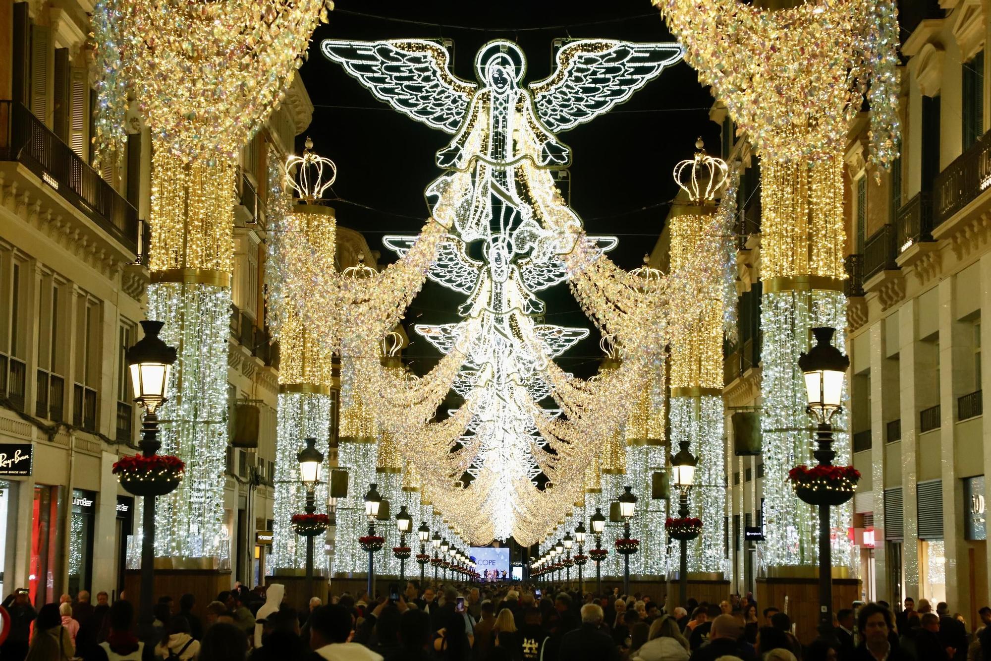 Navidad en Málaga | La calle Larios enciende sus luces de Navidad