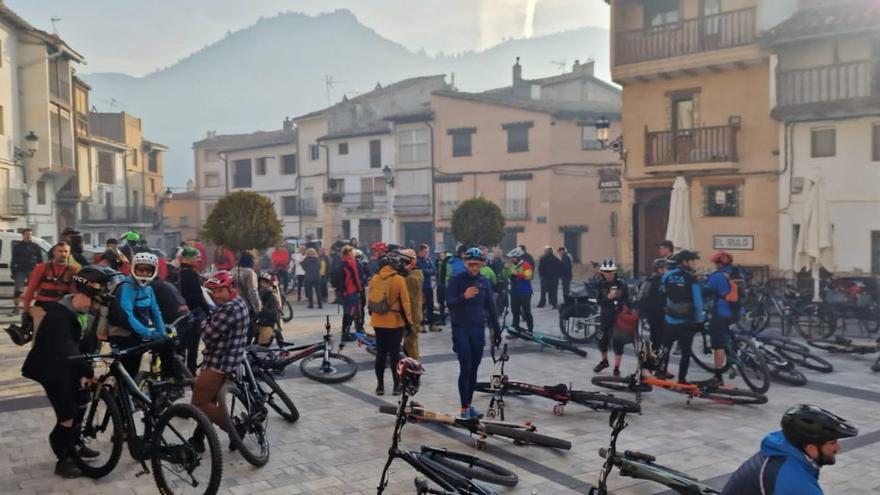 Casas Bajas aúna deporte, naturaleza y turismo en su segundo encuentro de enduro MTB