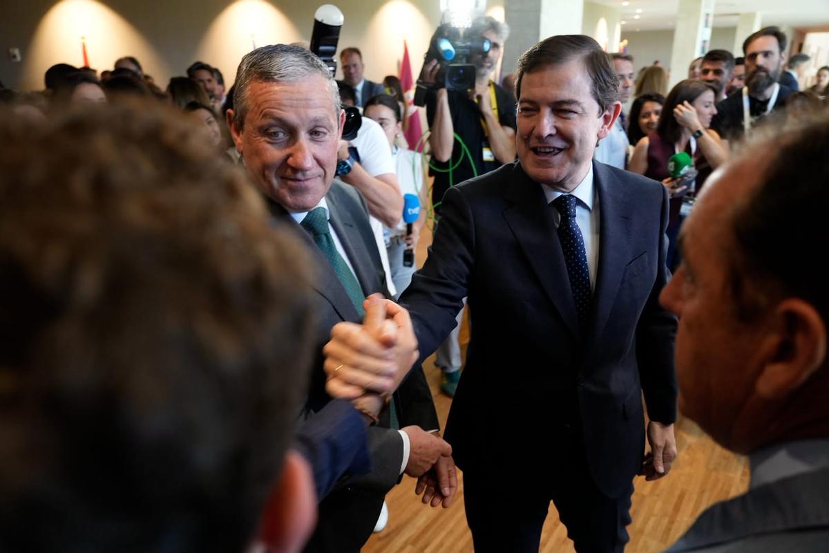 Mañueco junto a Javier Faúndez, presidente de la Diputación de Zamora.