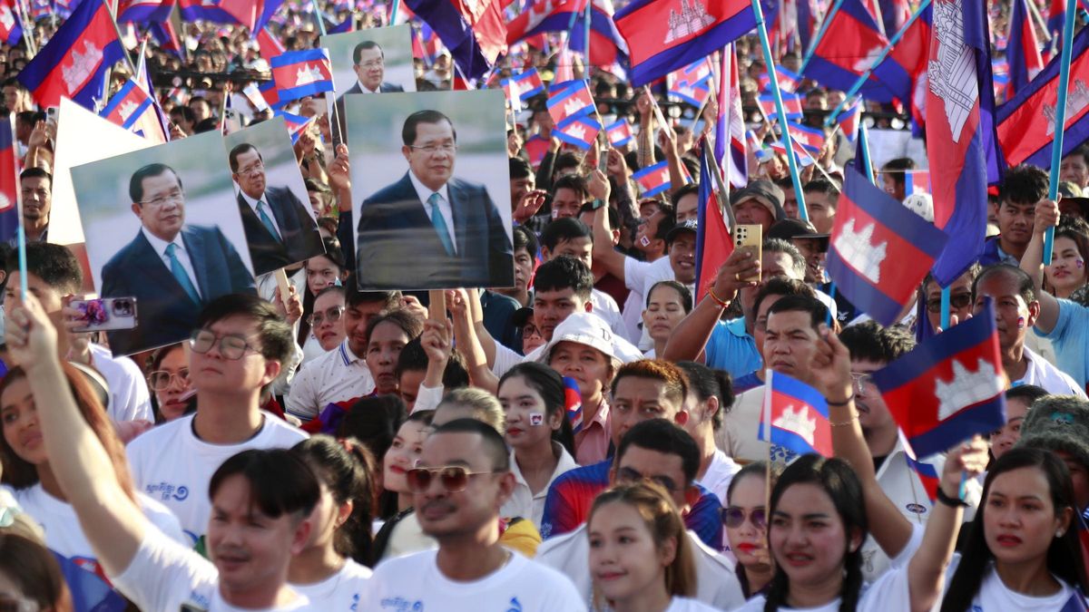 Marcha en Camboya por el conflicto fronterizo con Tailandia.