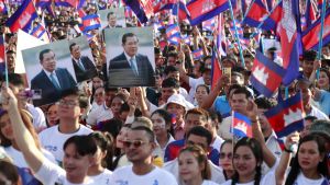 Decenas de miles marchan en Camboya por el conflicto fronterizo con Tailandia
