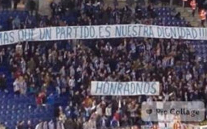 Pancarta Más que un partido, es nuestra dignidad