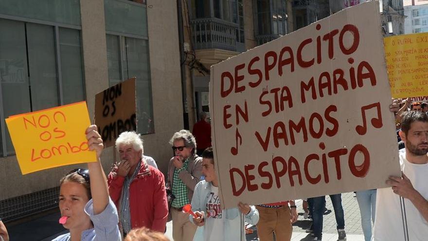 Cien vecinos se manifiestan contra los &quot;lombos&quot;