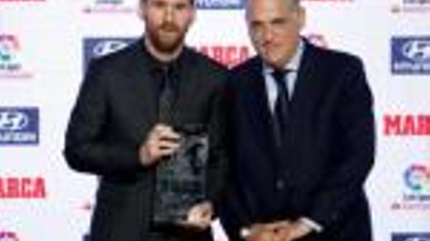Messi, després de rebre un dels premis.