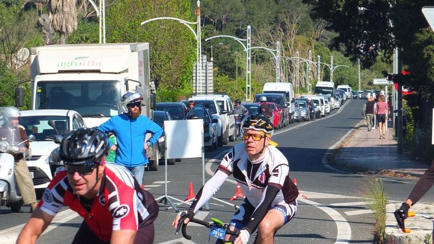 Retenciones de tráfico durante una prueba deportiva celebrada este año en Sóller.