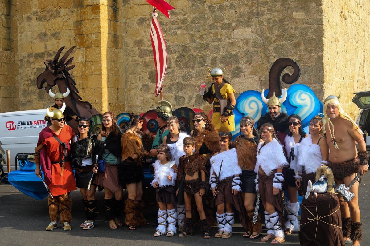 GALERÍA| Coreses es una fiesta con sus peñas y carrozas