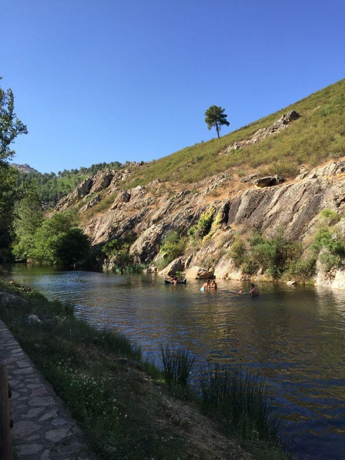 El Charco de la Nutria situada en el noroeste de Cañamero.