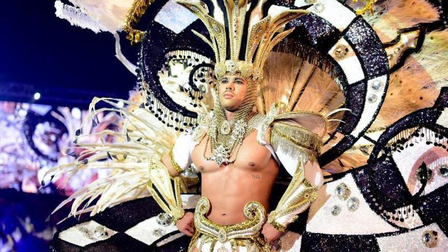 Alexis Baute Sanjosé se corona como nuevo Rey del Carnaval de Tenerife