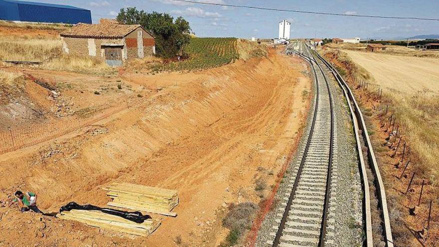 Teruel Existe denuncia los retrasos y la lentitud del tren en la línea Zaragoza-Teruel-Sagunto