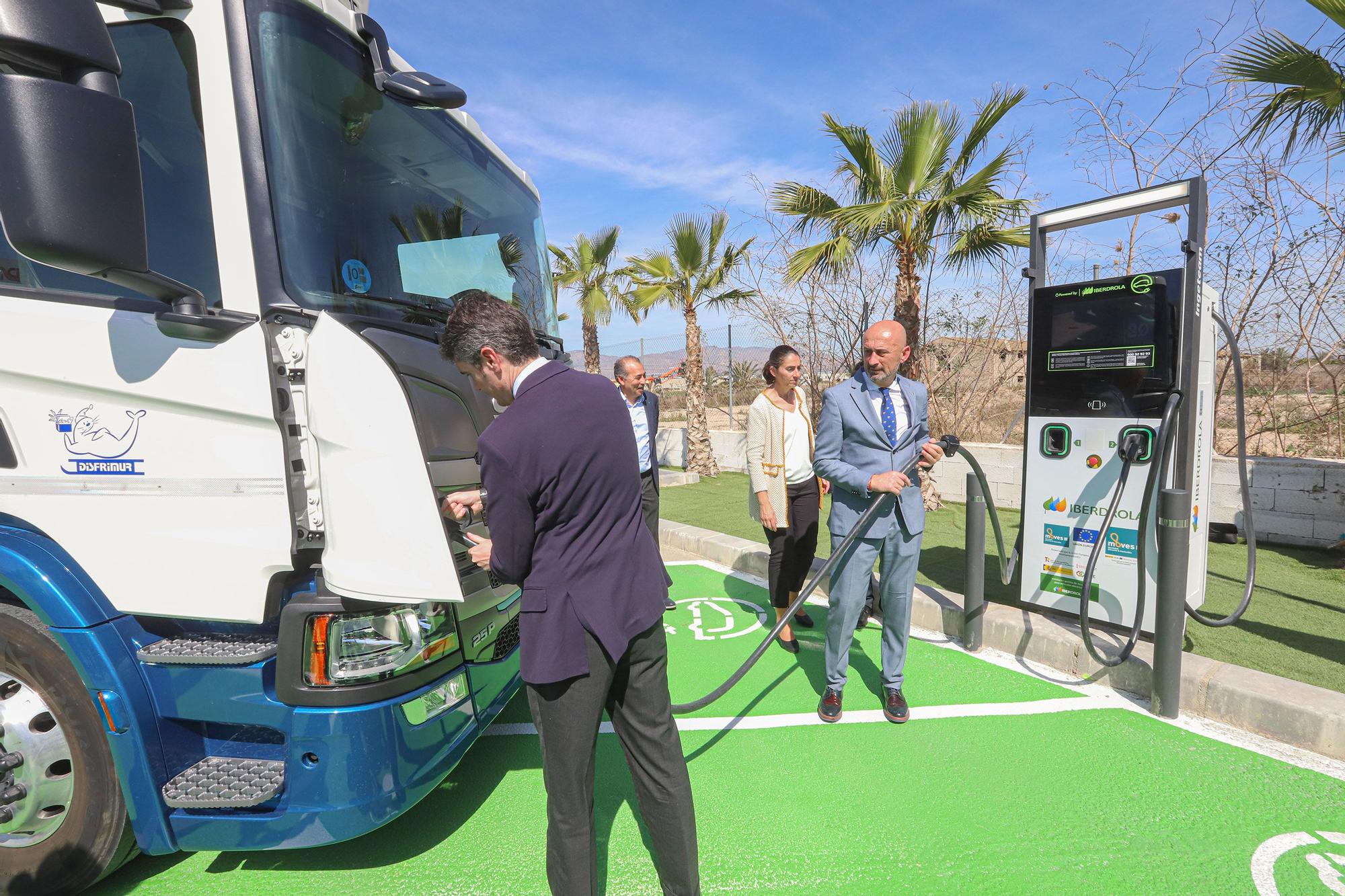 Inauguran en San Isidro el primer punto de recarga eléctrica del corredor mediterráneo para el transporte pesado