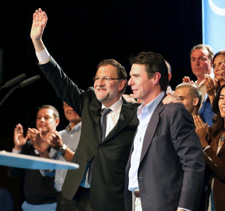 José Manuel Soria en un mitin electoral en Las Palmas de Gran Canaria junto a Mariano Rajoy.