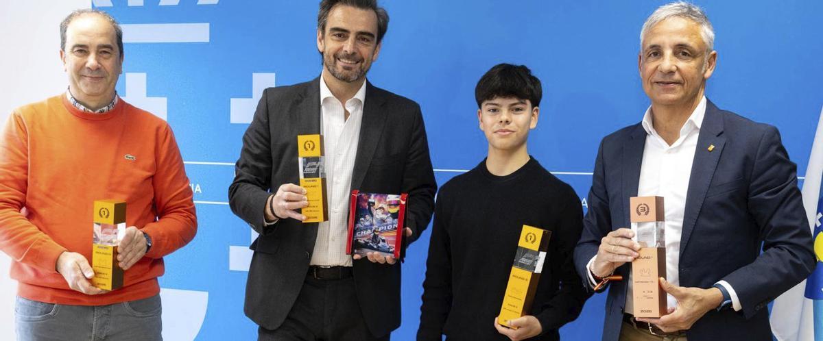 Christian Costoya, felicitado en la Xunta tras su fichaje por McLaren |