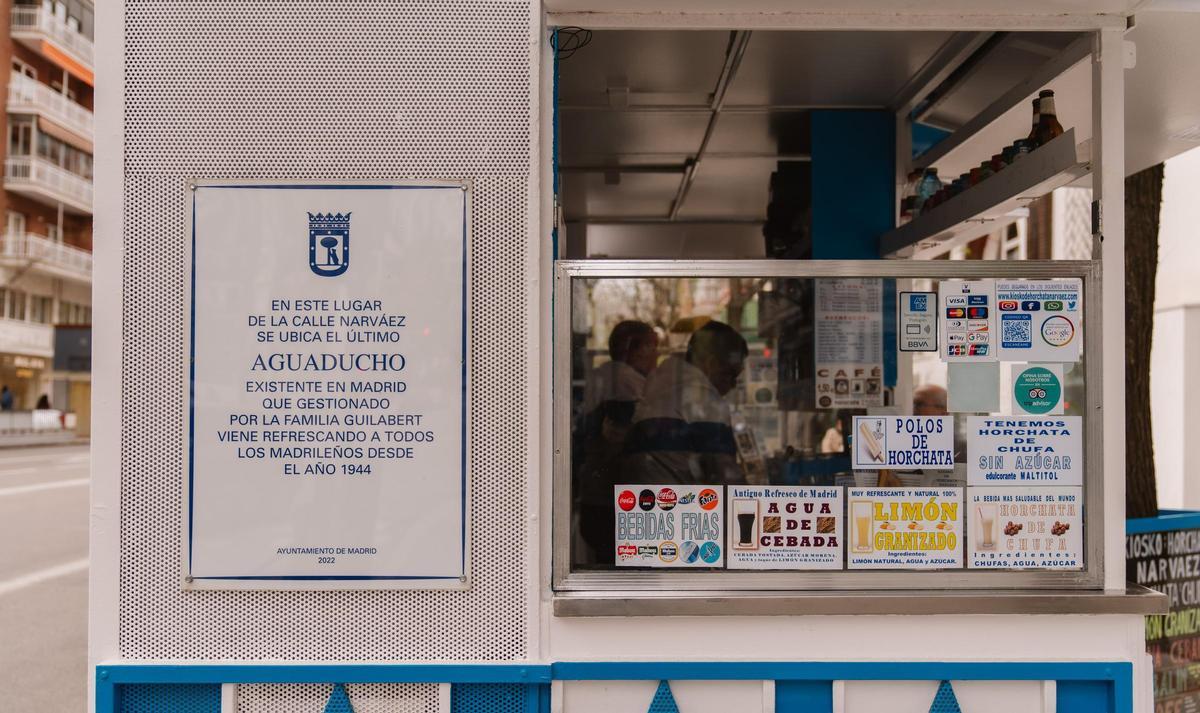 Los kioskos de la familia Guilabert han pasado por varias ubicaciones, siendo la calle Narváez la última desde 1944.