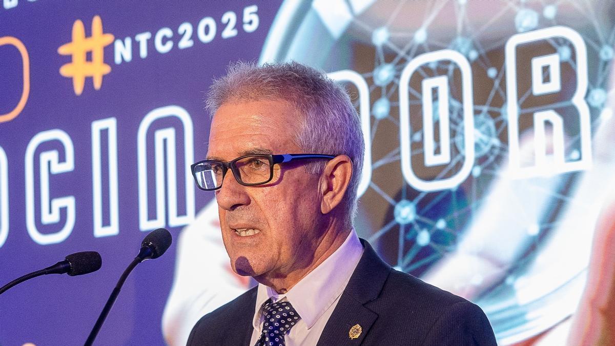 Carlos A. Couros Frías, decano del Colegio Oficial de Ingenieros de Telecomunicación de Canarias.