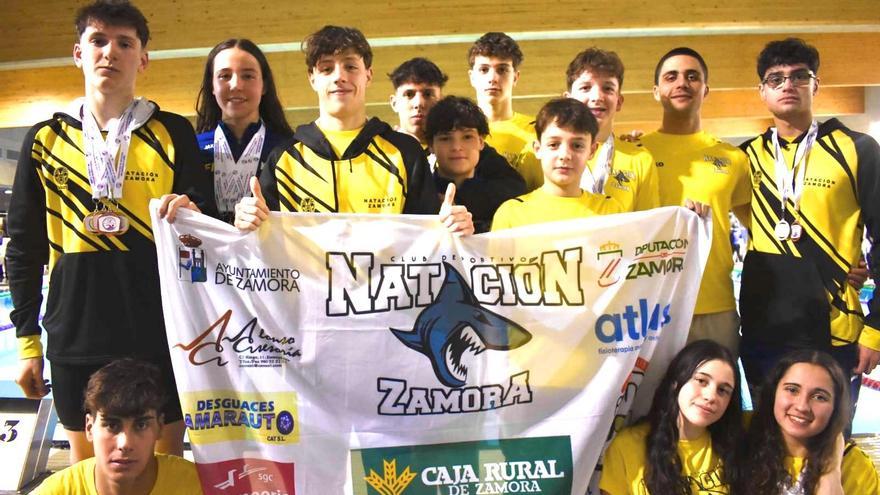 Natación Zamora saca 23 medallas en el Campeonato de Castilla y León Júnior y Absoluto de Invierno en Valladolid