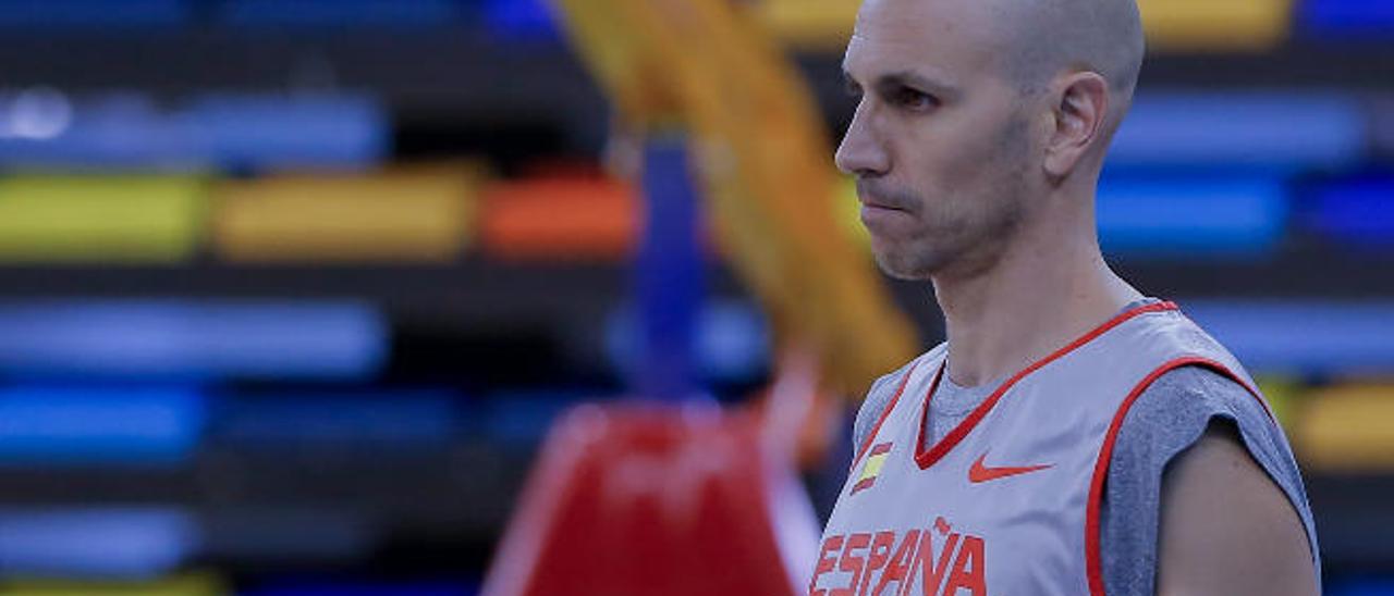 Albert Oliver, en el primer entrenamiento de la selección española de baloncesto para la &#039;ventana FIBA&#039;.