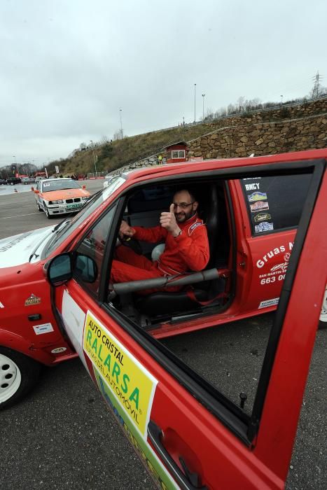 Exhibición automovilística en Langreo