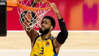 El Unicaja 25/26 anuncia su primera incorporación: James Webb III