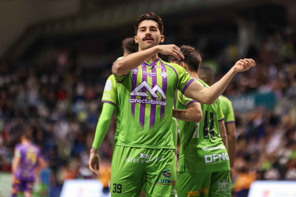 Gordillo celebra un gol en Son Moix.