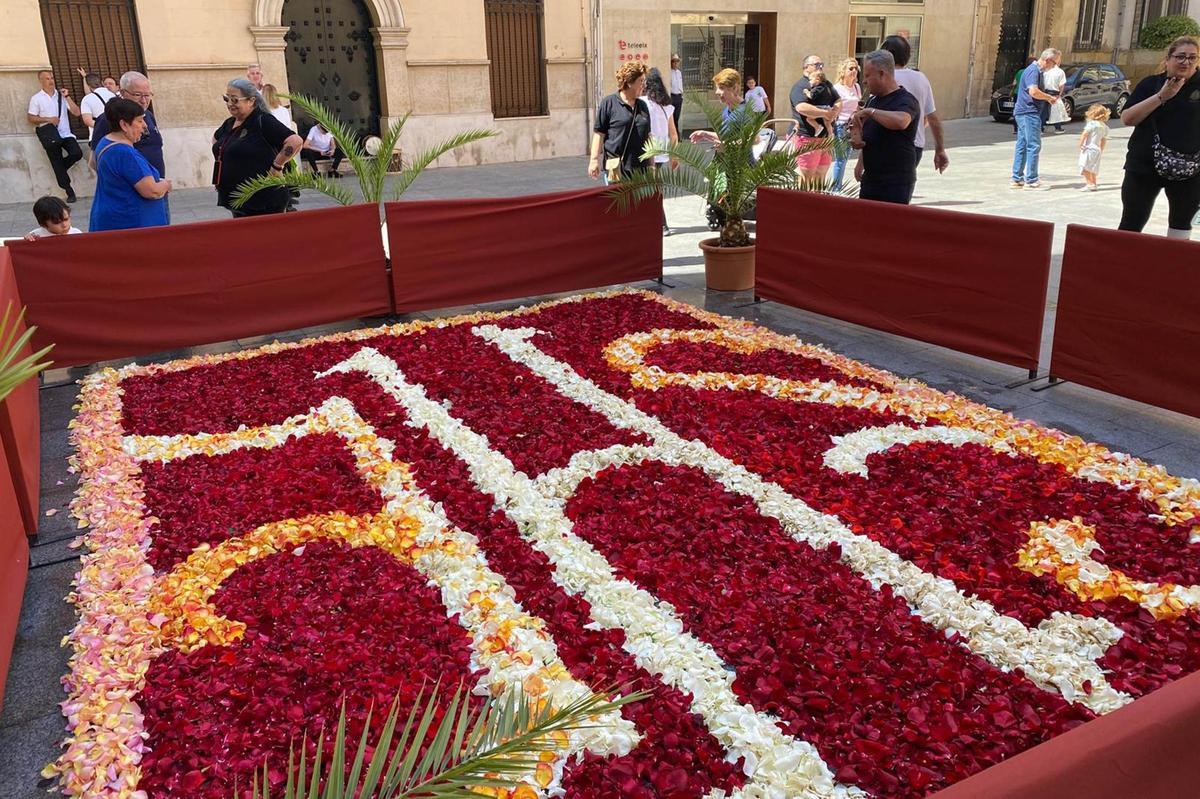 El fervor se instala en las calles de Elche por el Corpus Christi
