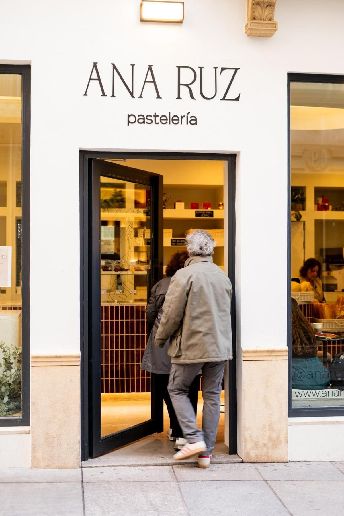 La pastelería de Córdoba con inspiración francesa y minimalista que ...