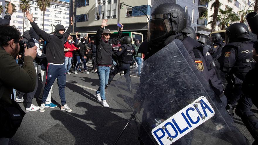 Crecen los disturbios en las manifestaciones de Cádiz