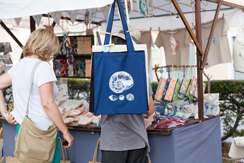 Estreno del horario nocturno del mercadilo de Sant Magí