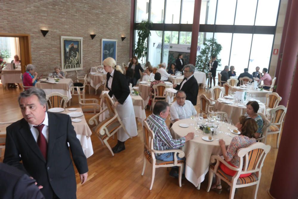 El aula restaurante de la escuela de hostelería de La Cónsula en Málaga  abre al público para la realización de actividades participativas del público en la formación práctica del alumnado