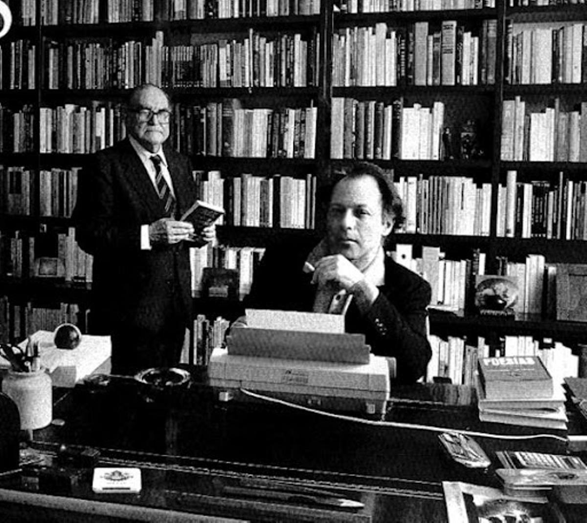 El filósofo Julián Marías y su hijo, el escritor Javier Marías.