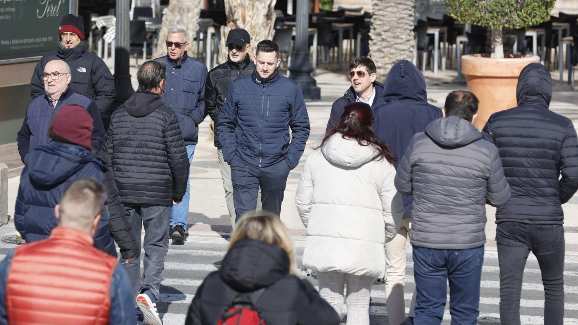 El frío intenso toma las calles de Alicante