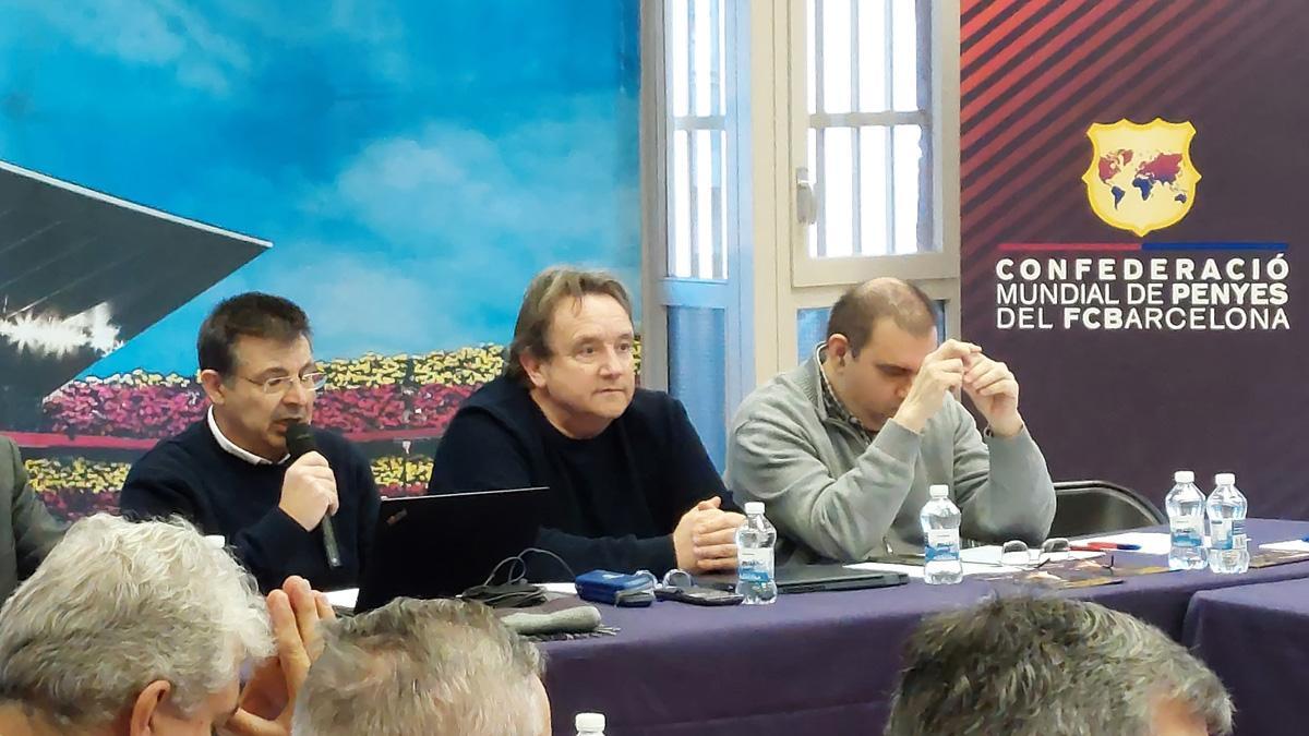 Antoni Guil (izquierda) y Salva Torres (centro), en un momento del Plenario