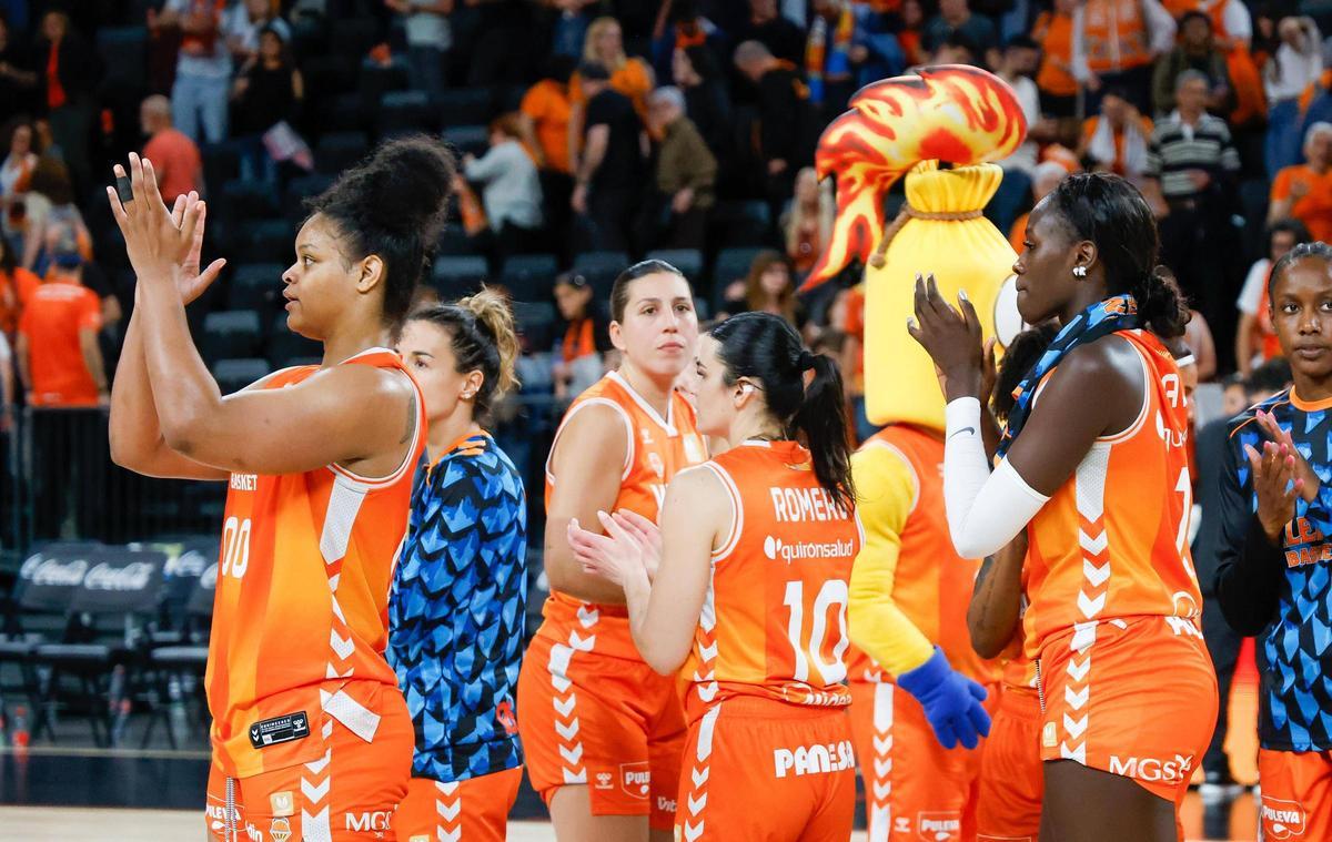 Así ha sido el regreso al Roig Arena de Awa Fam tras triunfar en el draft de la WNBA