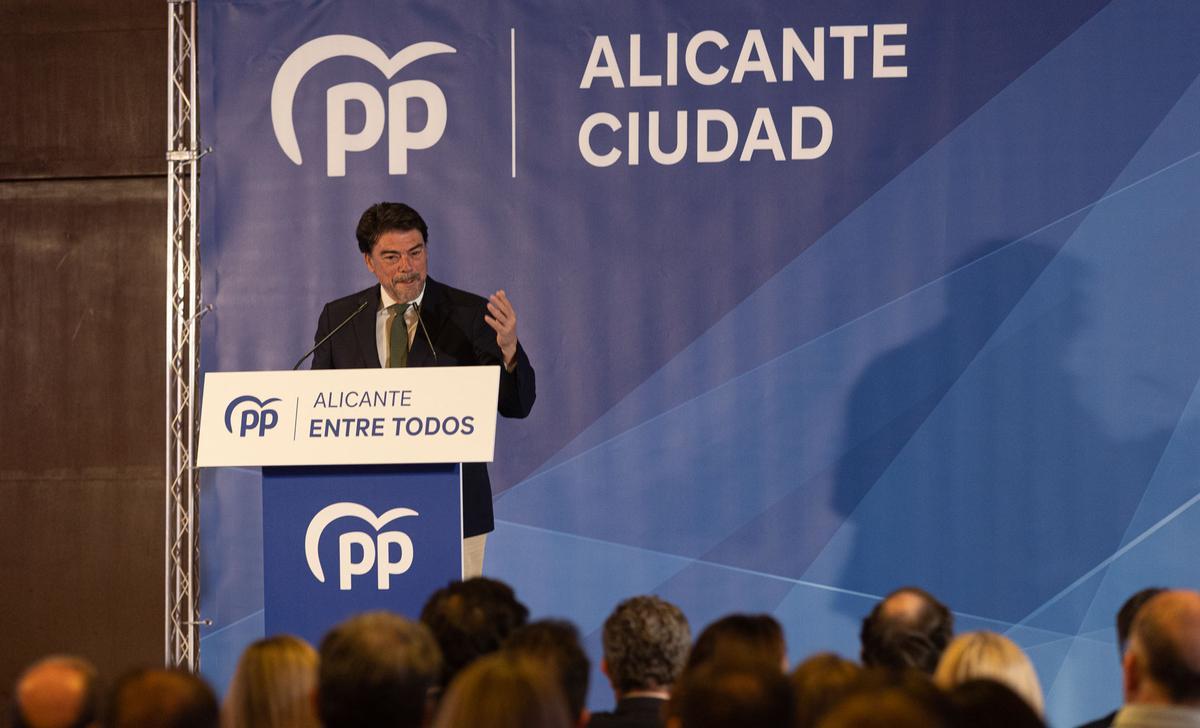 Rajoy apadrina a Luis Barcala