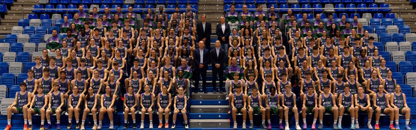 Foto de familia de la cantera del Unicaja 2024/2025