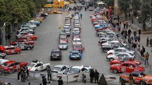 Los 28 equipos participantes en el Montecarlo Histórico tomarán la salida el 1 de febrero frente a la Catedral de Barcelona