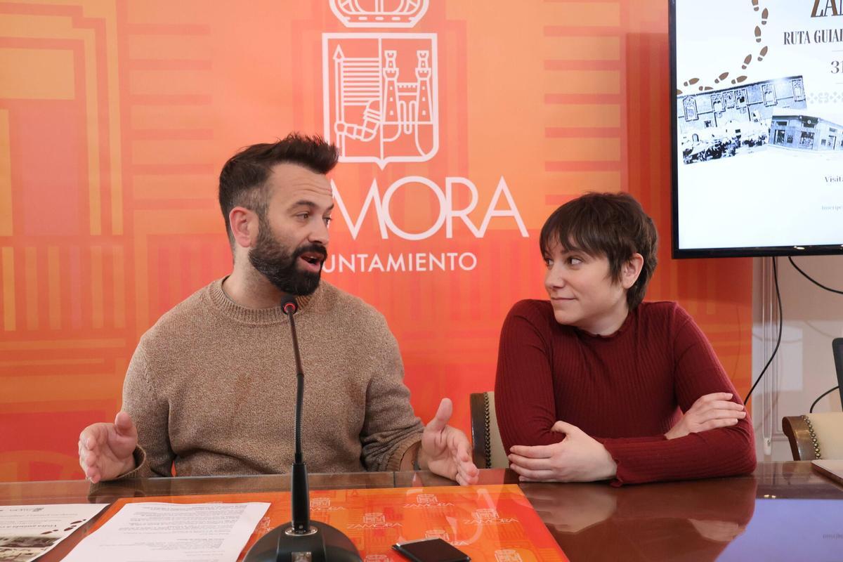 David Gago y Beatriz Barrio, durante la presentación de "Zamora se compra"