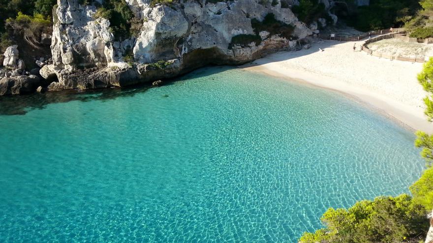 Las 10 mejores playas para visitar este verano en España.