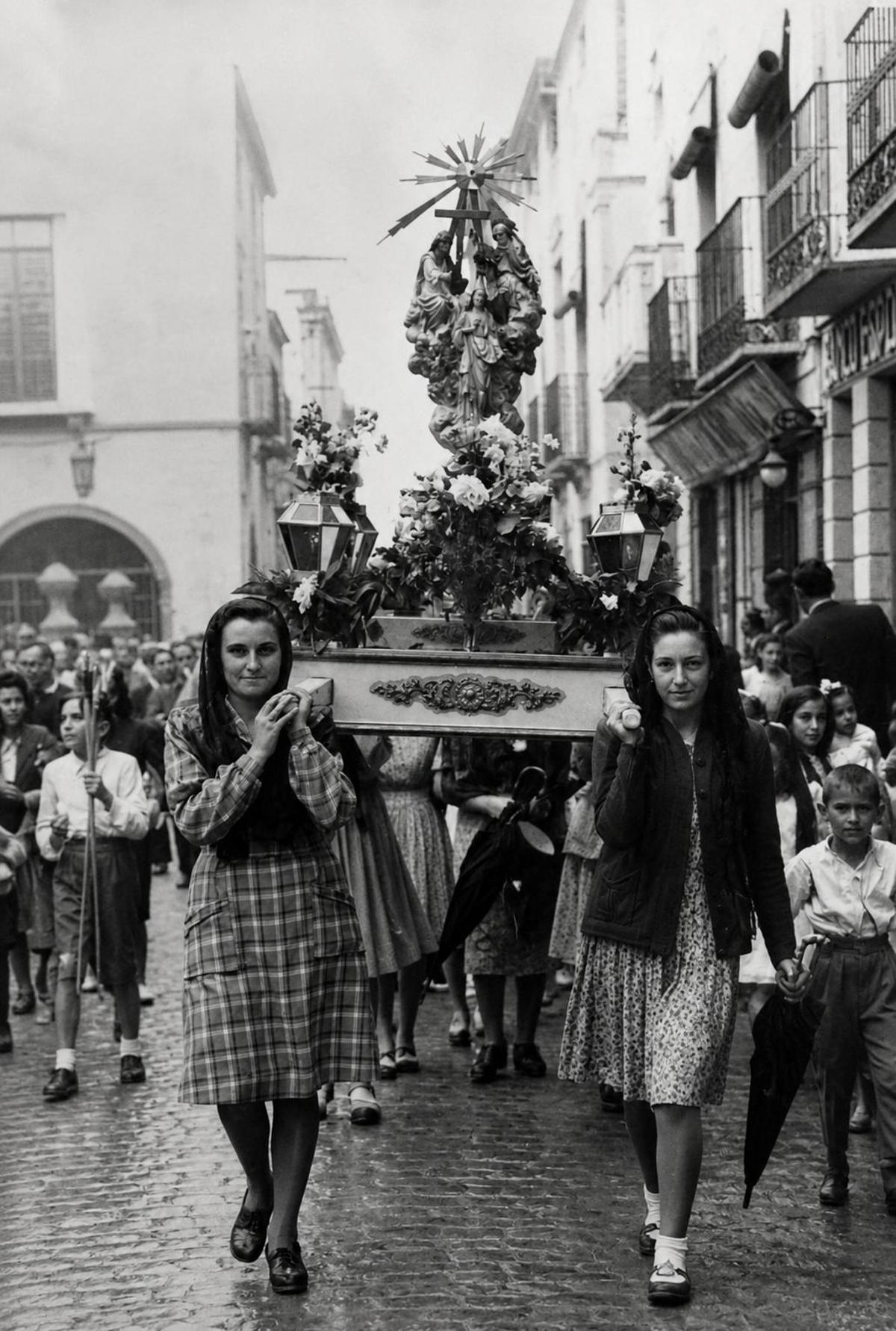Procesión de Ntra. Sra. de las Tres Ave Marías en 1943.