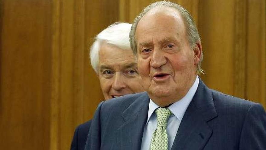 Don Juan Carlos, ayer por la tarde, tras anunciar su abdicación.