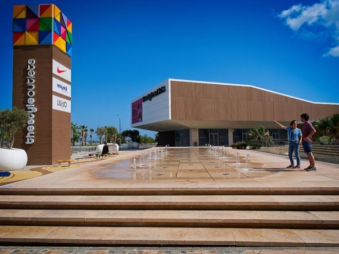 El Viladecans The Style Outlets cumple una década con más de cuatro millones de visitantes anuales y una ampliación a la vista