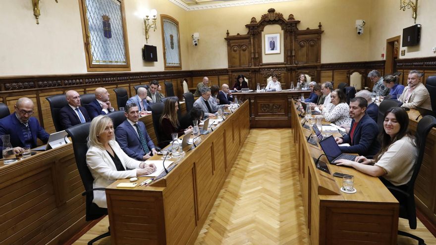 Respaldo unánime del Pleno a un pacto por la salud mental, la Autopista del Mar y el impulso al futuro parque empresarial de La Camocha