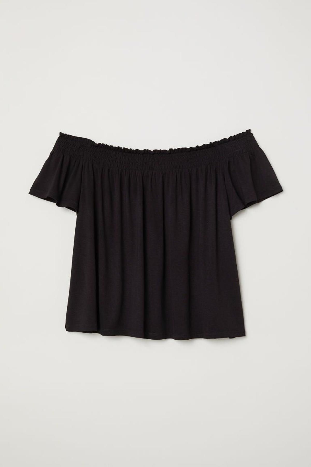 Top negro de escote bardot de H&amp;M. (Precio: 5,99 euros)