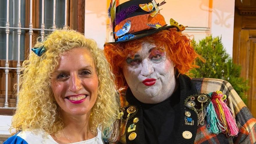 Un diputado y una alcaldesa, en el País de las Maravillas