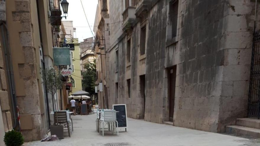 El carrer Jonquera de Figueres reurbanitzat