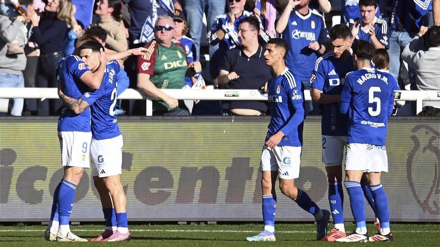 El Oviedo mantiene la fe, remonta en Burgos y se pone líder provisional de Segunda: victoria 1-2